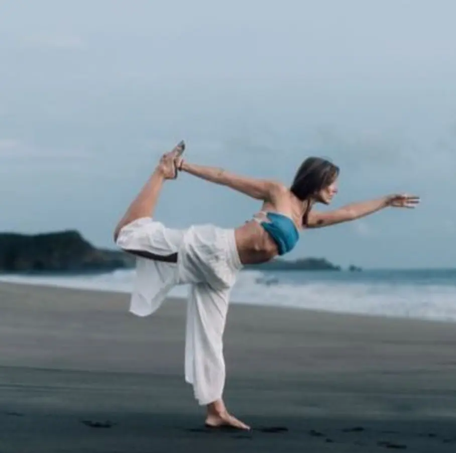 Yoga with Elia Mazunte Yoga with Elia Mazunte